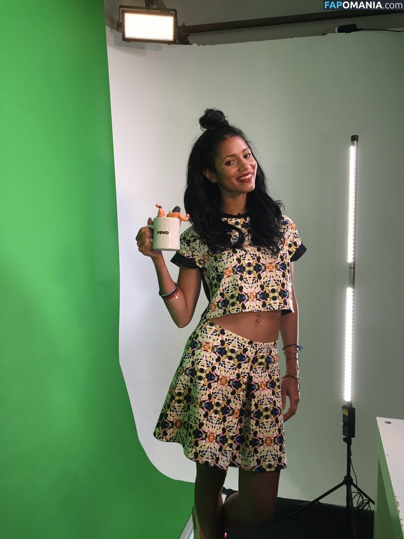 Vick Hope Naakt Gelekte foto #267