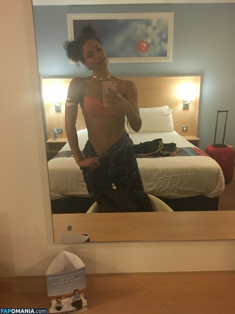 Vick Hope Naakt Gelekte foto #292