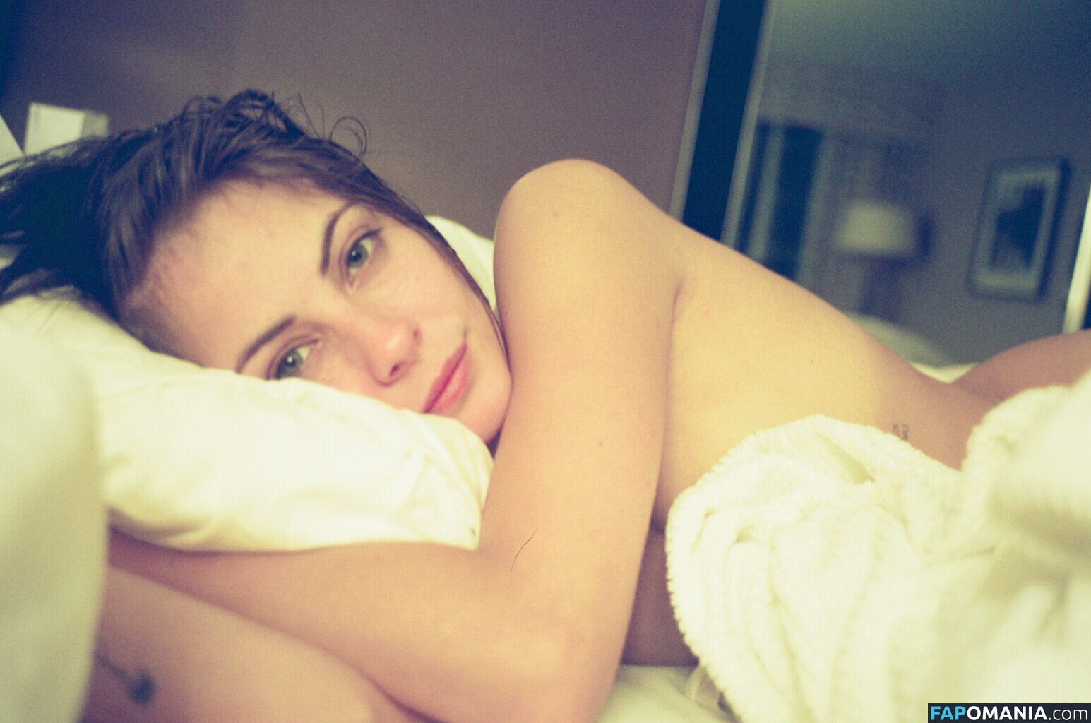 Willa Holland Naakt Gelekte foto #27