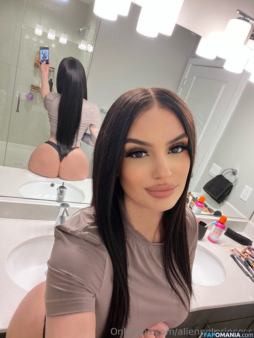 AlienPotPrincess / _alienpotprincess_ Naakt OnlyFans  Gelekte foto #8