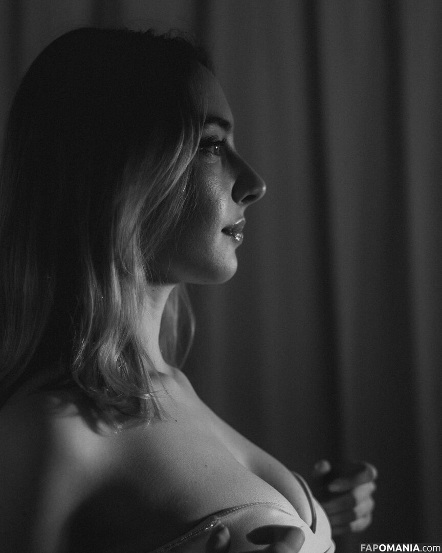 Alissa Strekozova / alissaofficial_ Naakt OnlyFans  Gelekte foto #5