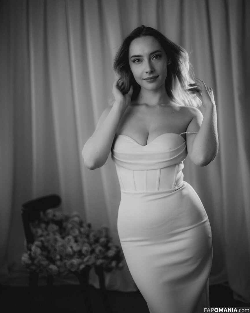 Alissa Strekozova / alissaofficial_ Naakt OnlyFans  Gelekte foto #6