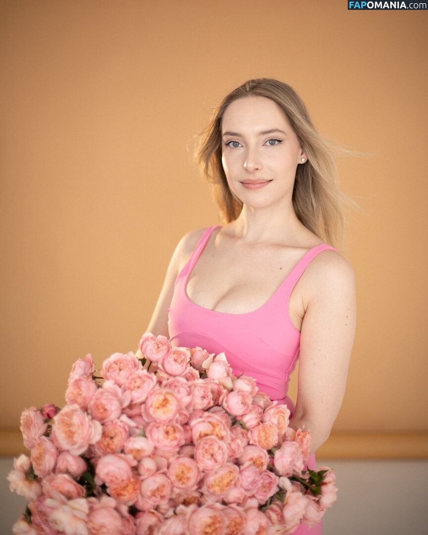 Alissa Strekozova / alissaofficial_ Naakt OnlyFans  Gelekte foto #8
