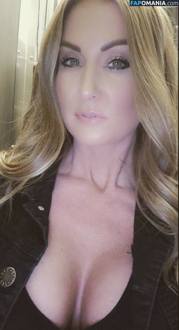AmberHaines26 / Ambiedawn26 / Cougarfans3333 Naakt OnlyFans  Gelekte foto #1