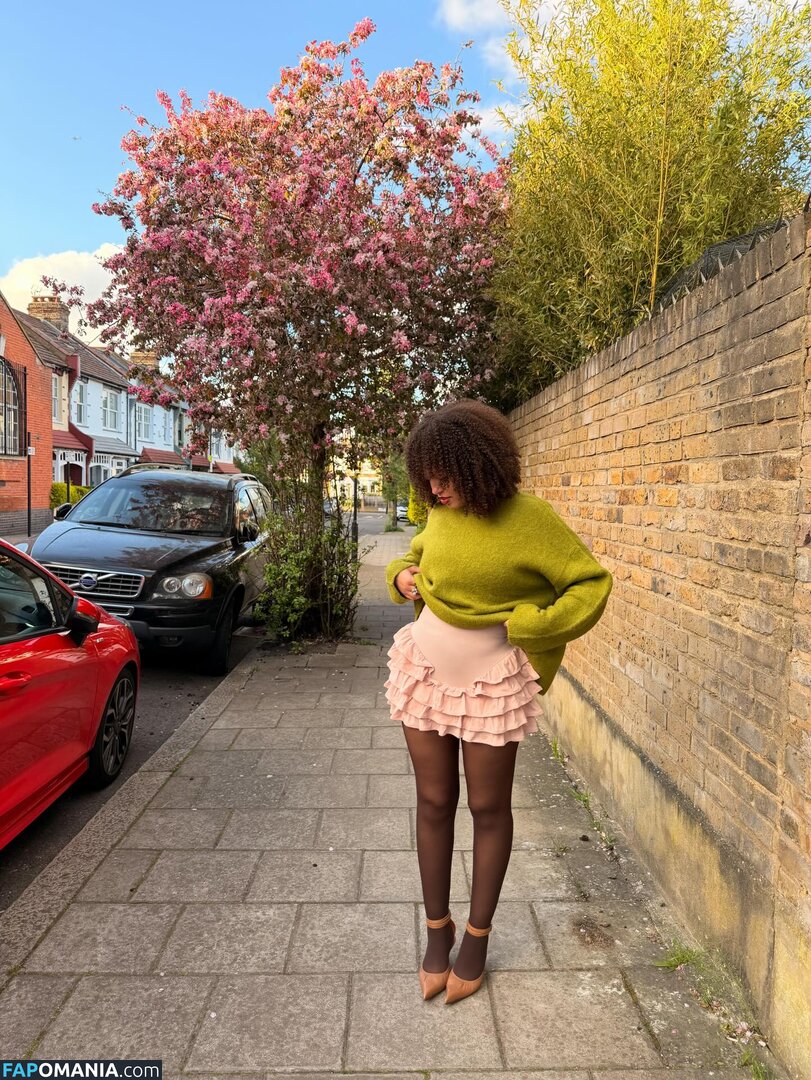 AmyMoretsele Naakt OnlyFans  Gelekte foto #2