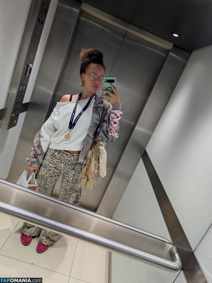 AmyMoretsele Naakt OnlyFans  Gelekte foto #4