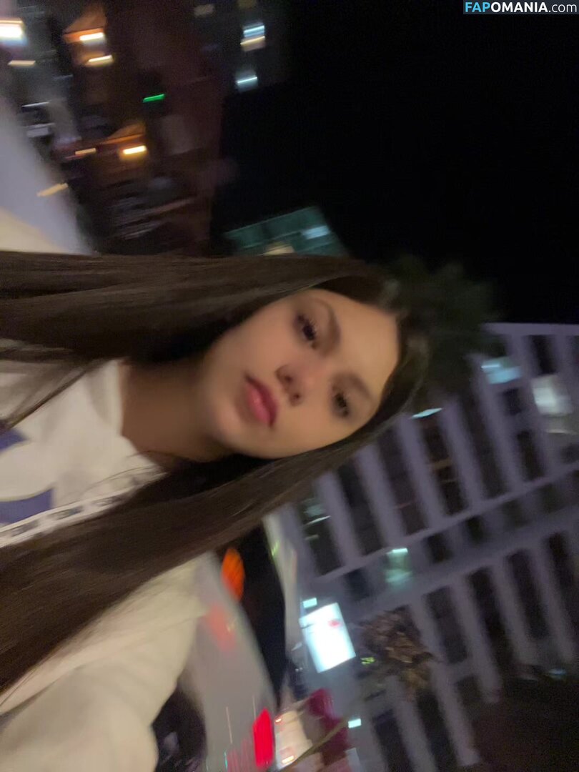 antoniia.blessed / https: Naakt OnlyFans  Gelekte foto #5