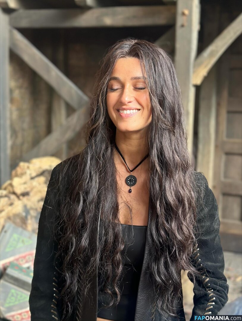 Anya Chalotra / anyachalotra Naakt OnlyFans  Gelekte foto #1