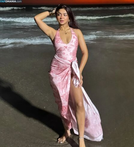 Apoorva Mukhija / the.rebel.kid Naakt OnlyFans  Gelekte foto #1