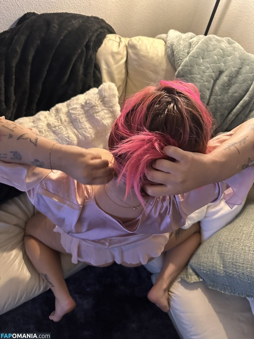 ariaavosss / arivosss / https: Naakt OnlyFans  Gelekte foto #1