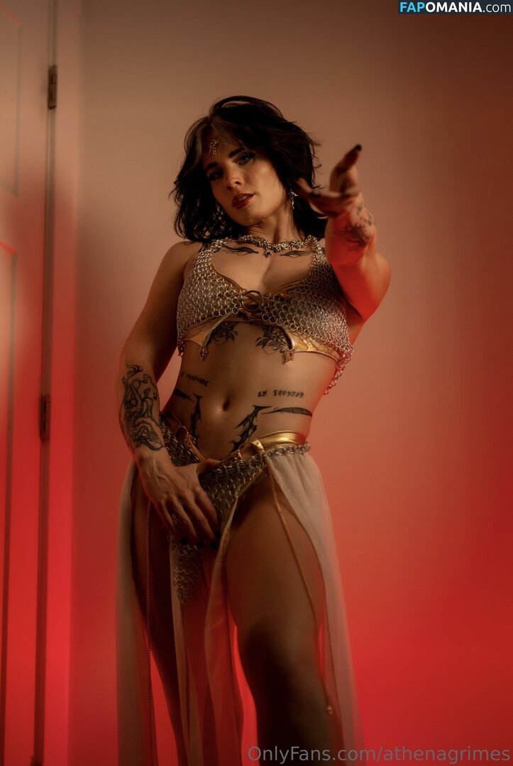 Athena Grimes / athena.cos / pinkemilki Naakt OnlyFans  Gelekte foto #1