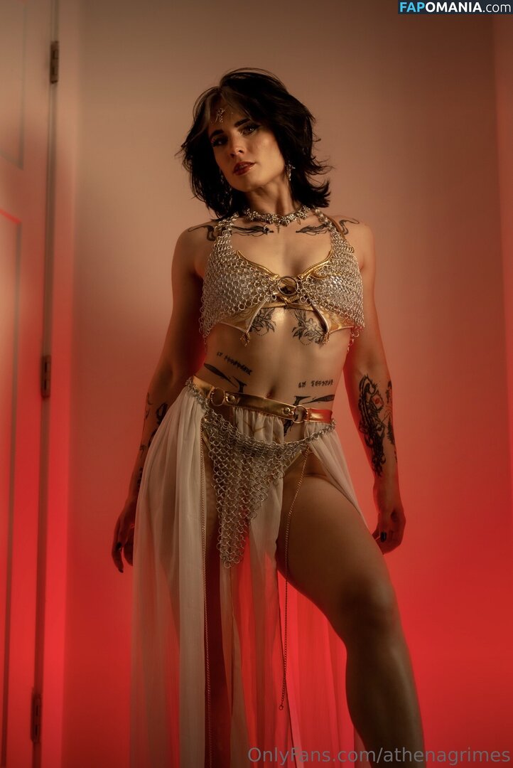 Athena Grimes / athena.cos / pinkemilki Naakt OnlyFans  Gelekte foto #2
