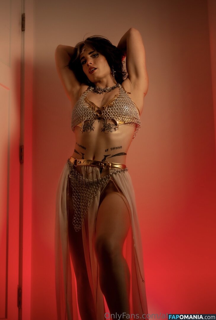 Athena Grimes / athena.cos / pinkemilki Naakt OnlyFans  Gelekte foto #16