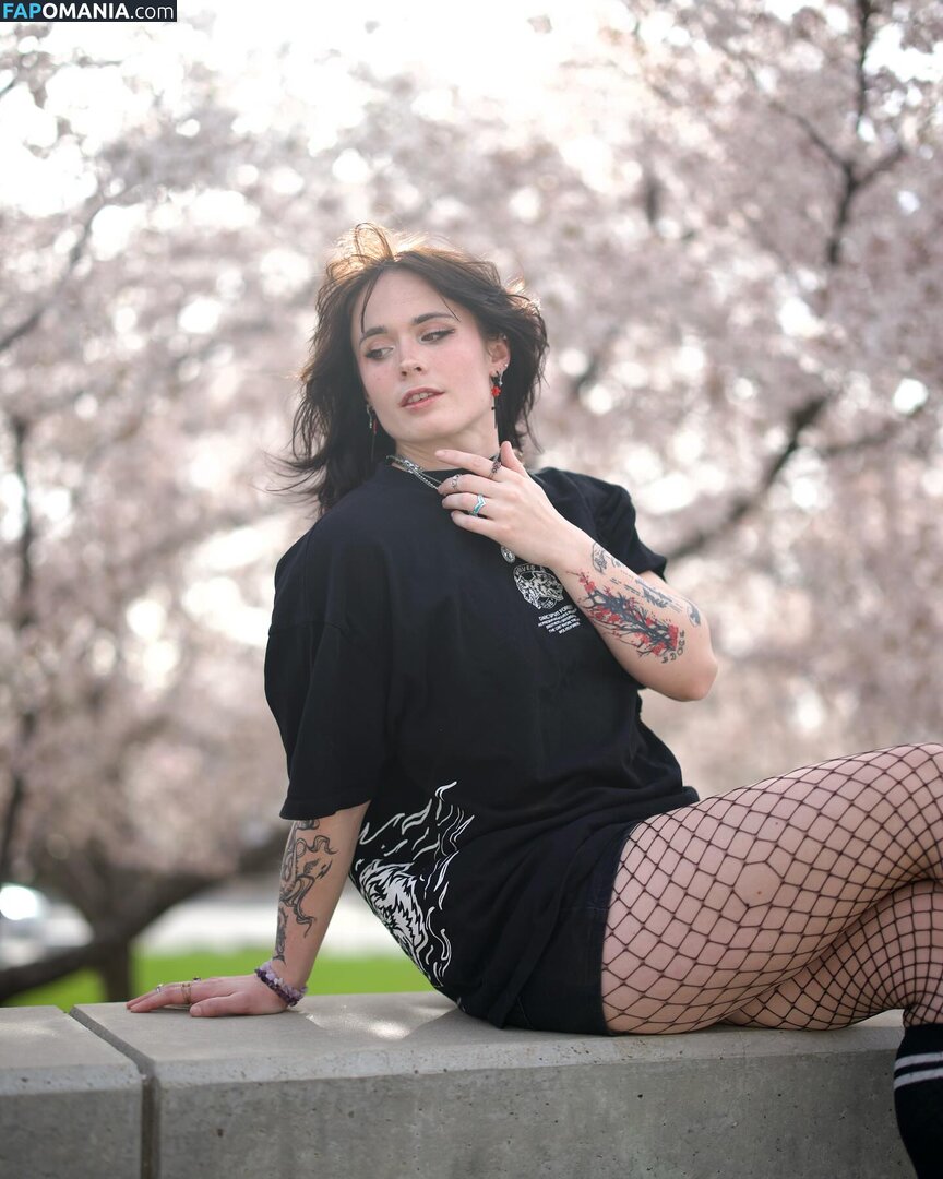 Athena Grimes / athena.grimes_ / athena__grimes / athena_grimes / athenagrimes Naakt OnlyFans  Gelekte foto #8