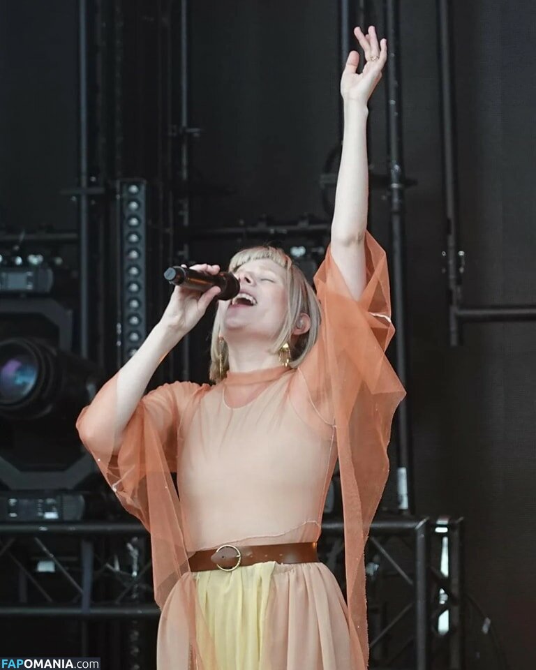 Aurora Aksnes / auroramusic / singer Naakt OnlyFans  Gelekte foto #2