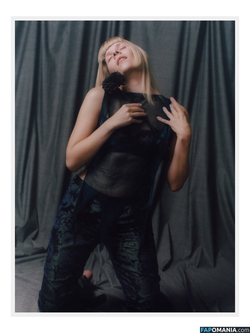 Aurora Aksnes / auroramusic / singer Naakt OnlyFans  Gelekte foto #260
