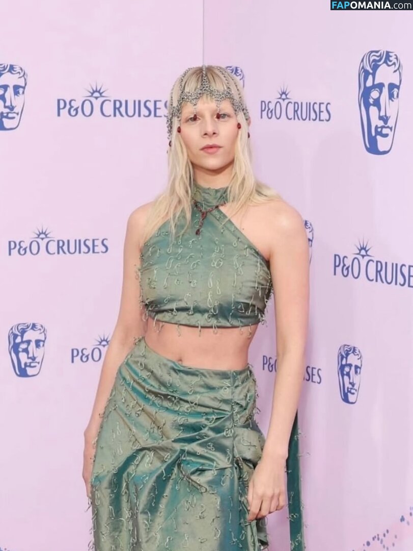 Aurora Aksnes / auroramusic / singer Naakt OnlyFans  Gelekte foto #264