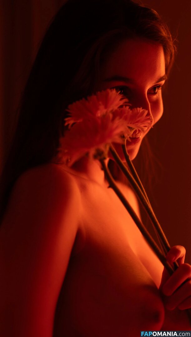 Avrelia Amaris Naakt OnlyFans  Gelekte foto #8