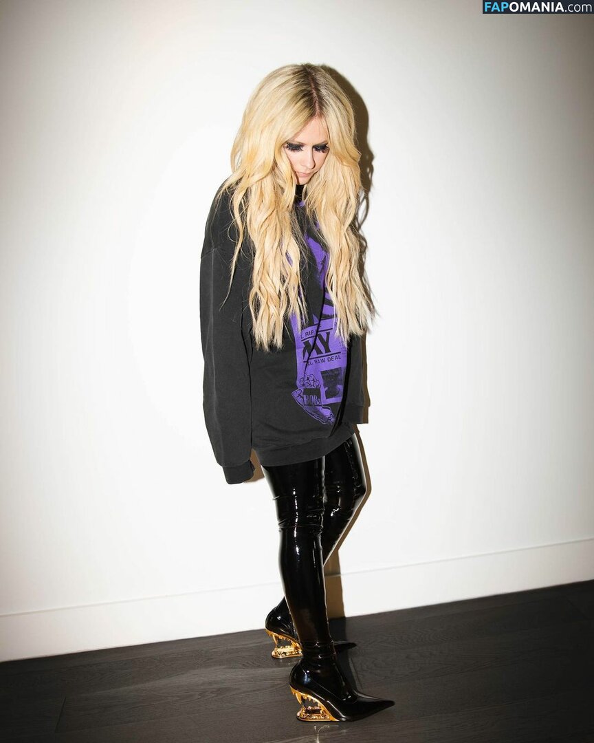 Avril Lavigne Naakt Gelekte foto #43