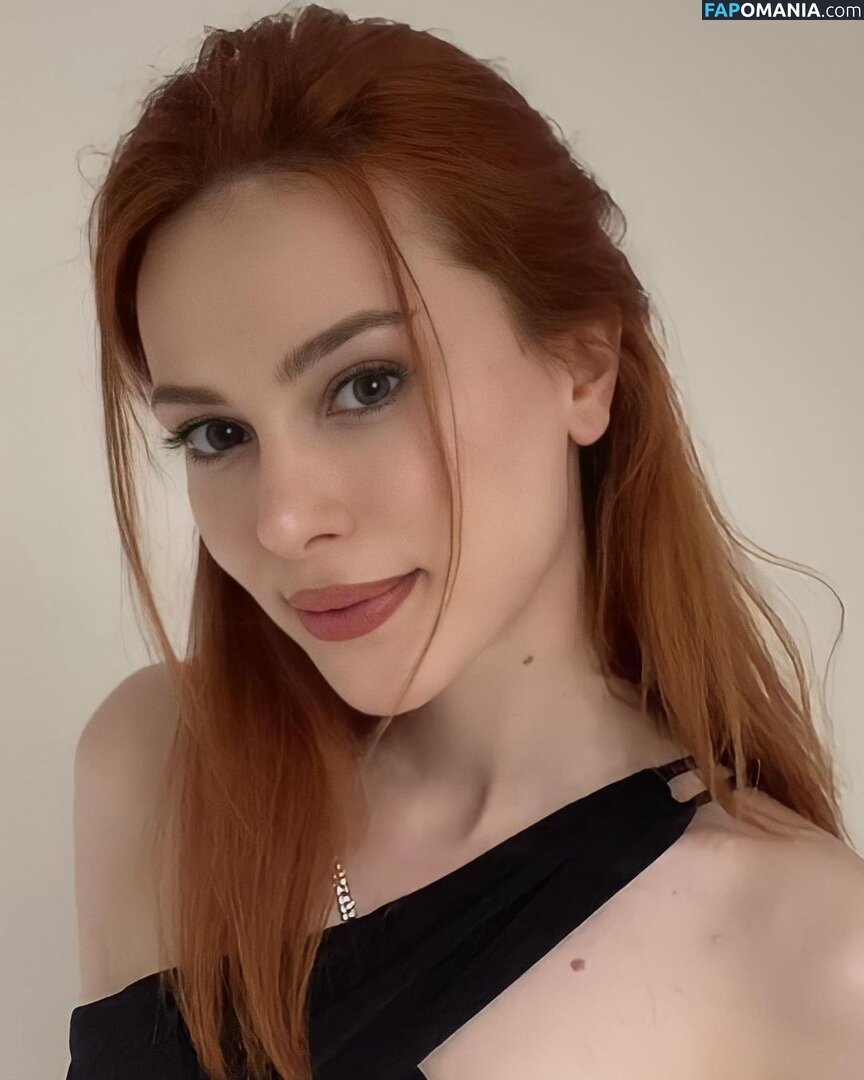 Aysennyuksel / moonbae.8 Naakt OnlyFans  Gelekte foto #5