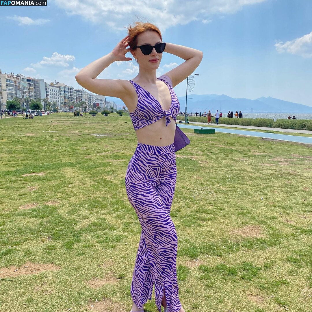 Aysennyuksel / moonbae.8 Naakt OnlyFans  Gelekte foto #8