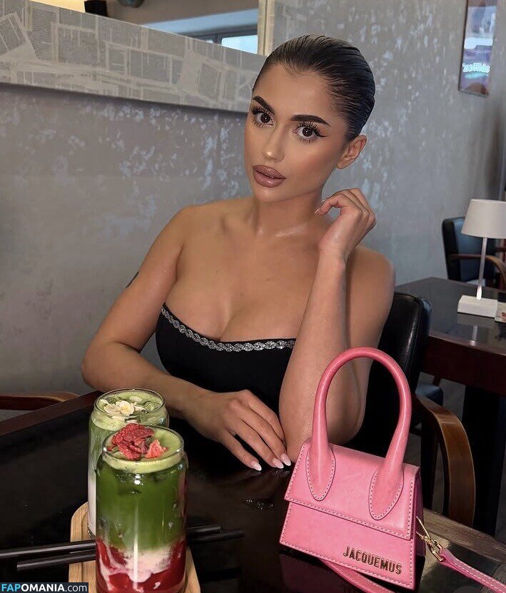 Azra Sokira / e.s.azra Naakt OnlyFans  Gelekte foto #2