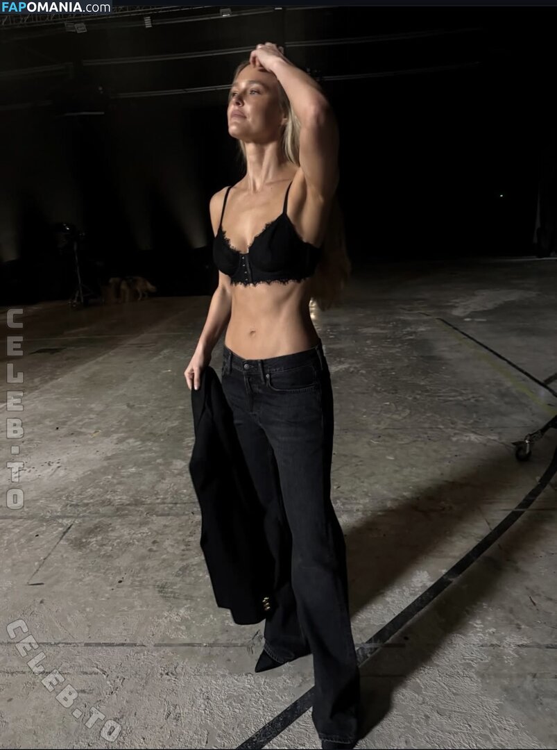Bar Refaeli / bar.refaeli / barrefaeli / https: Naakt OnlyFans  Gelekte foto #240