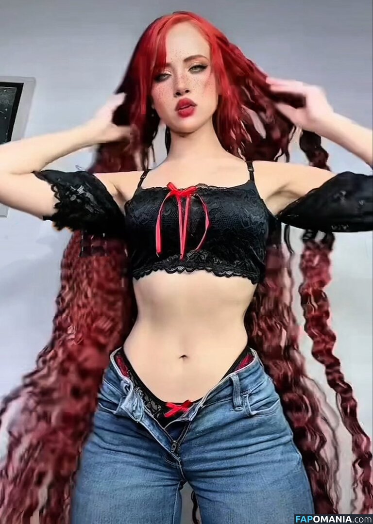 Bella Dueñas Naakt OnlyFans  Gelekte foto #1