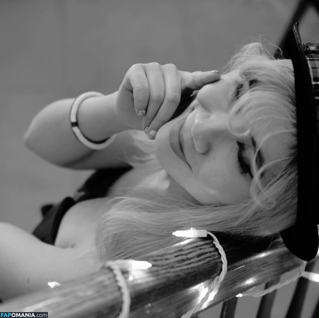 Aquentine / Bessy Q / Final Girlz / Justa Queen / Quynh Văn / _bessy.q_ Naakt OnlyFans  Gelekte foto #7