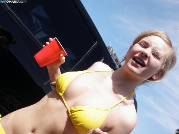 Britt Robertson Naakt Gelekte foto #15