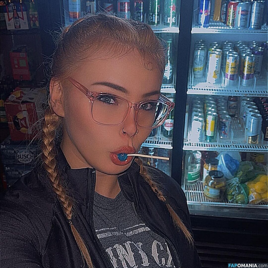 Busty Kristen from Iowa Naakt OnlyFans  Gelekte foto #3