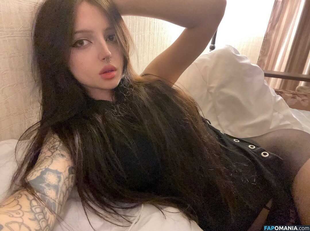 busty nosferatu / bustynosferatu / lolyacarson Naakt OnlyFans  Gelekte foto #1