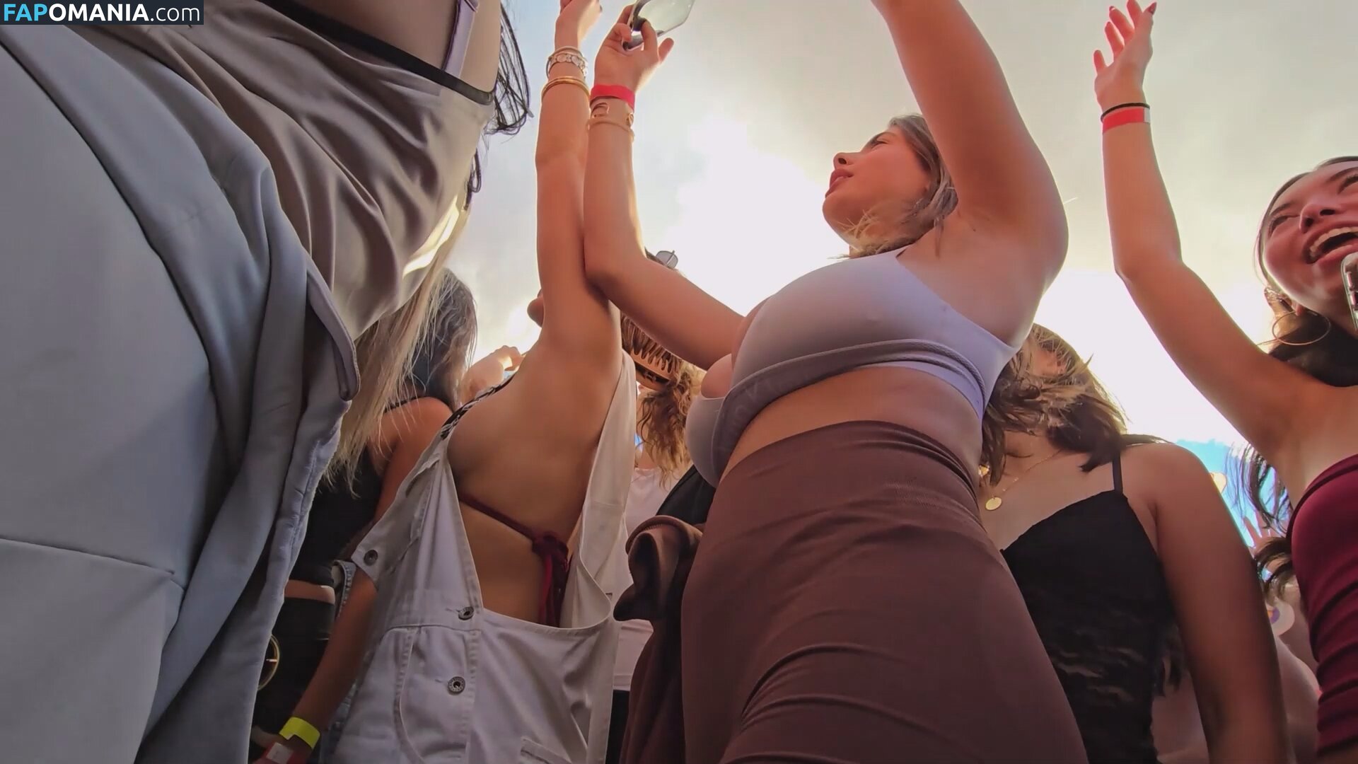 CANDID Boobs / bouncy / braless / cleavage / downblouse / jiggly Naakt OnlyFans  Gelekte foto #3