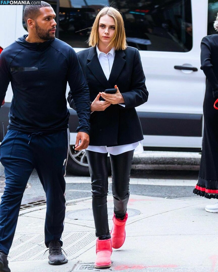 Cara Delevingne Naakt Gelekte foto #11