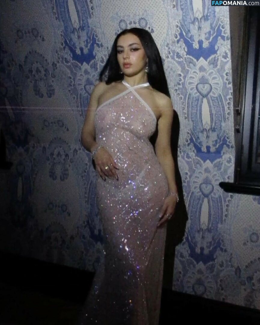 Charli XCX / charli_xcx / charlignarly / charlixcx / https: Naakt OnlyFans  Gelekte foto #129