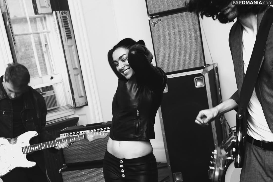 Charli XCX / charli_xcx / charlignarly / charlixcx / https: Naakt OnlyFans  Gelekte foto #1262
