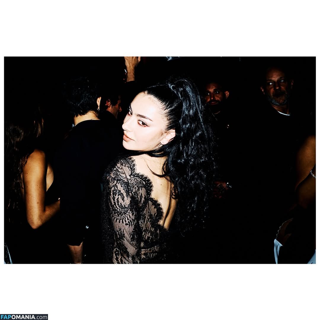 Charli XCX / charli_xcx / charlignarly / charlixcx / https: Naakt OnlyFans  Gelekte foto #1285
