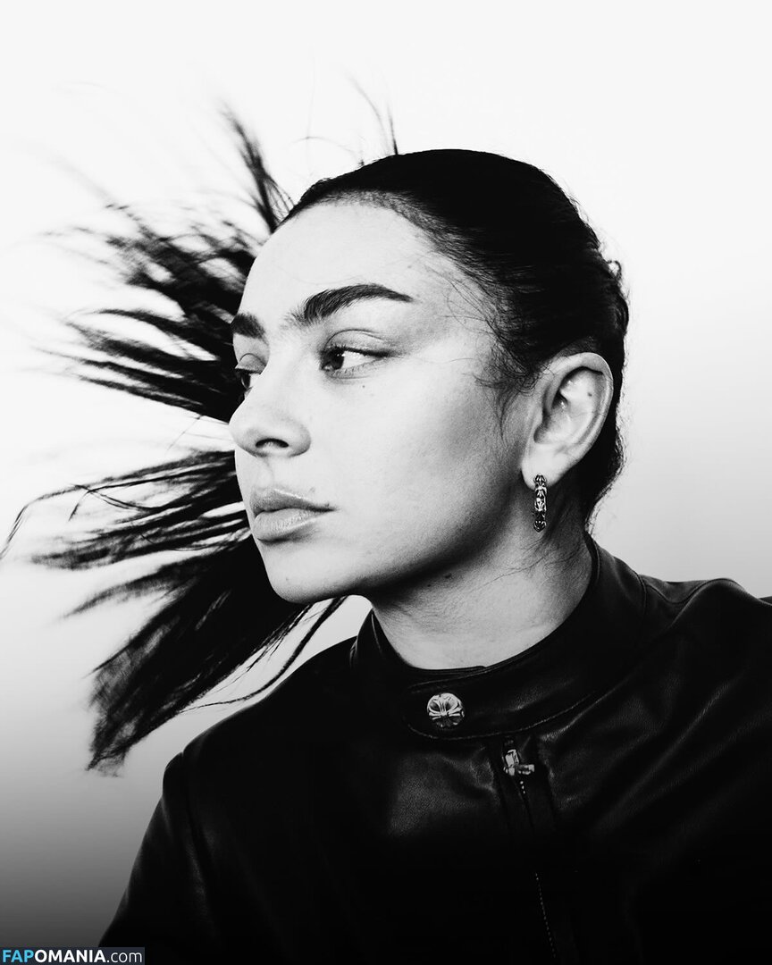 Charli XCX / charli_xcx / charlignarly / charlixcx / https: Naakt OnlyFans  Gelekte foto #1287