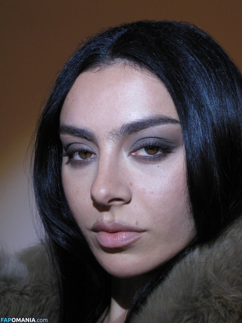 Charli XCX / charli_xcx / charlignarly / charlixcx / https: Naakt OnlyFans  Gelekte foto #1292