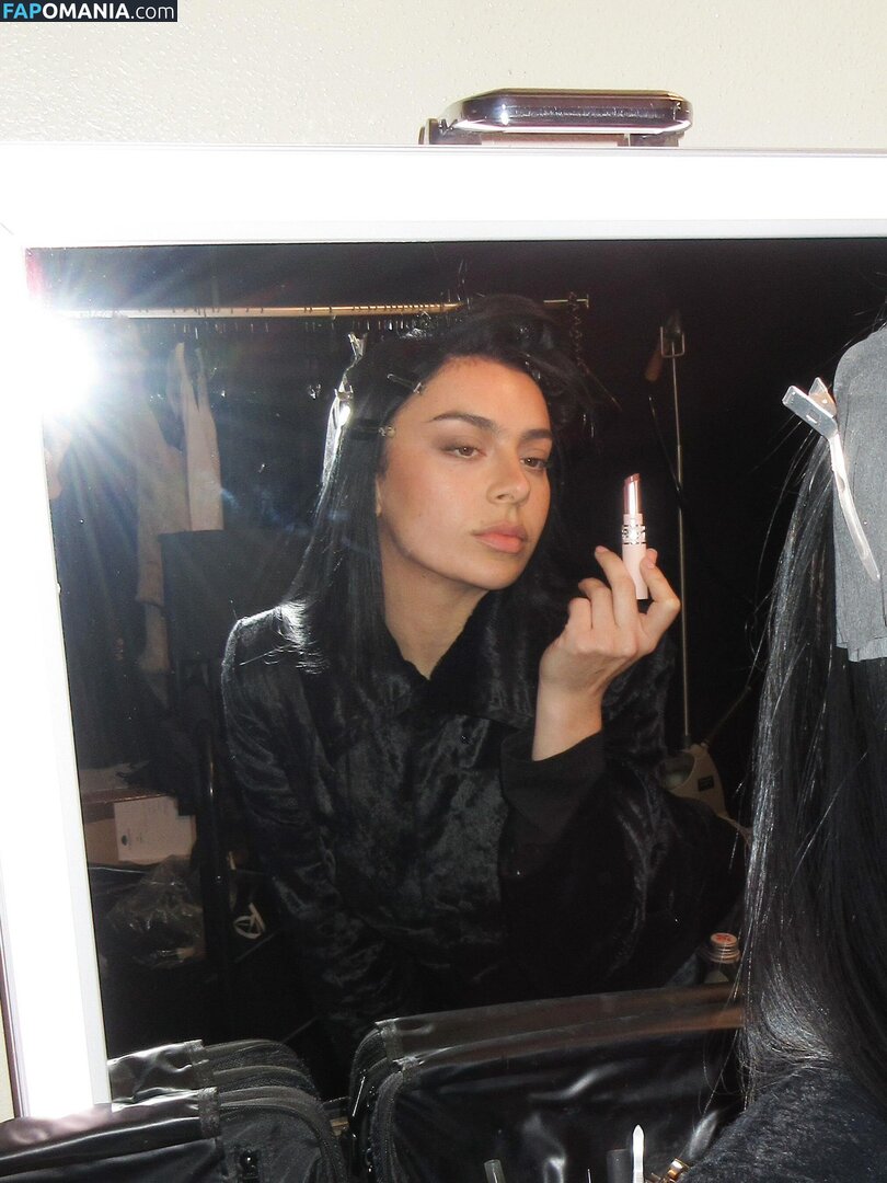 Charli XCX / charli_xcx / charlignarly / charlixcx / https: Naakt OnlyFans  Gelekte foto #1293