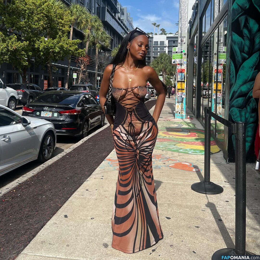 Chelley Bissainthe / _slimthin / chelley.b / itschelleyb Naakt OnlyFans  Gelekte foto #2