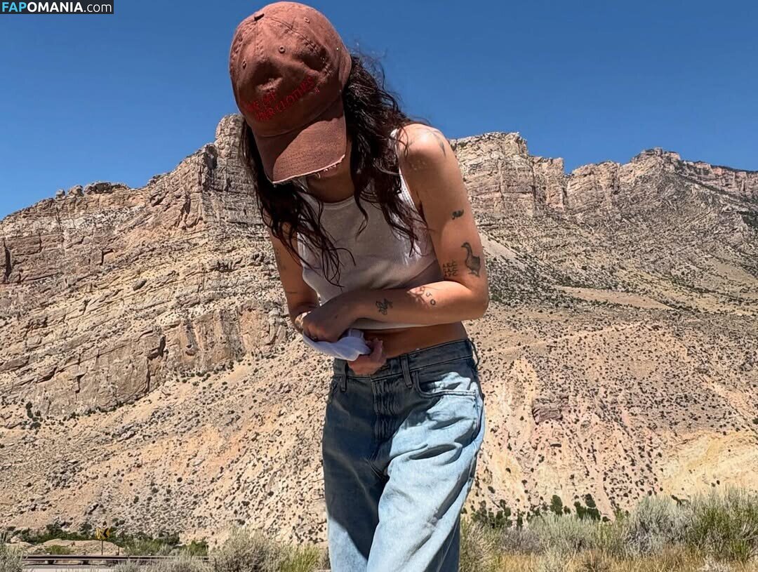 Claire Cottrill / Clairo Naakt OnlyFans  Gelekte foto #77