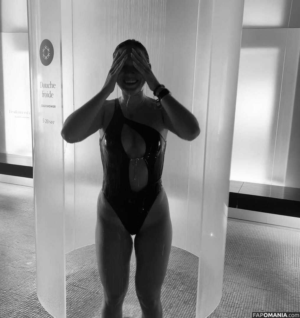 Courtney Sarault / court_sarault / courtsarault / https: Naakt OnlyFans  Gelekte foto #17