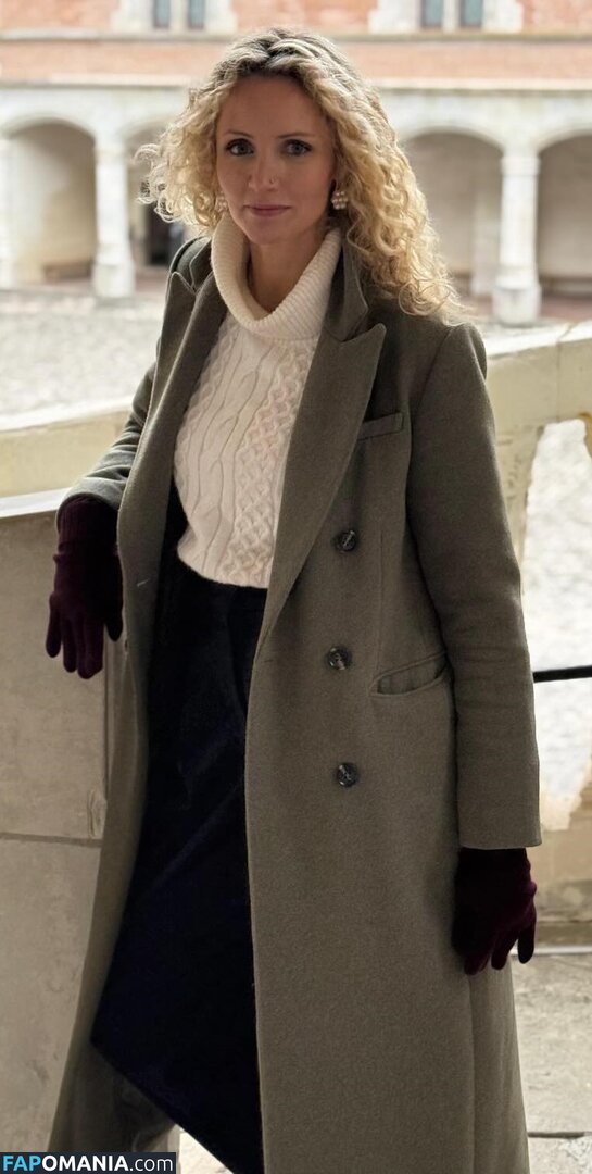 Dr Suzannah Lipscomb / https: / sixteenthcgirl Naakt OnlyFans  Gelekte foto #1
