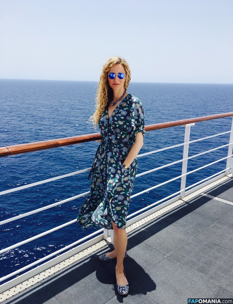 Dr Suzannah Lipscomb / https: / sixteenthcgirl Naakt OnlyFans  Gelekte foto #2