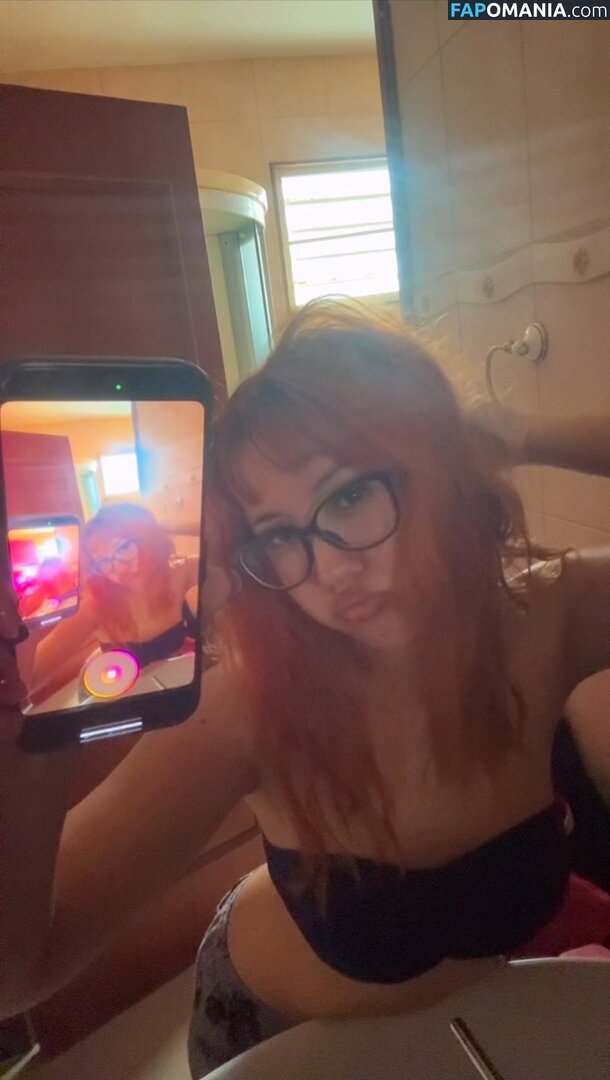 dumsillygirl / grlonwifi / https: Naakt OnlyFans  Gelekte foto #2