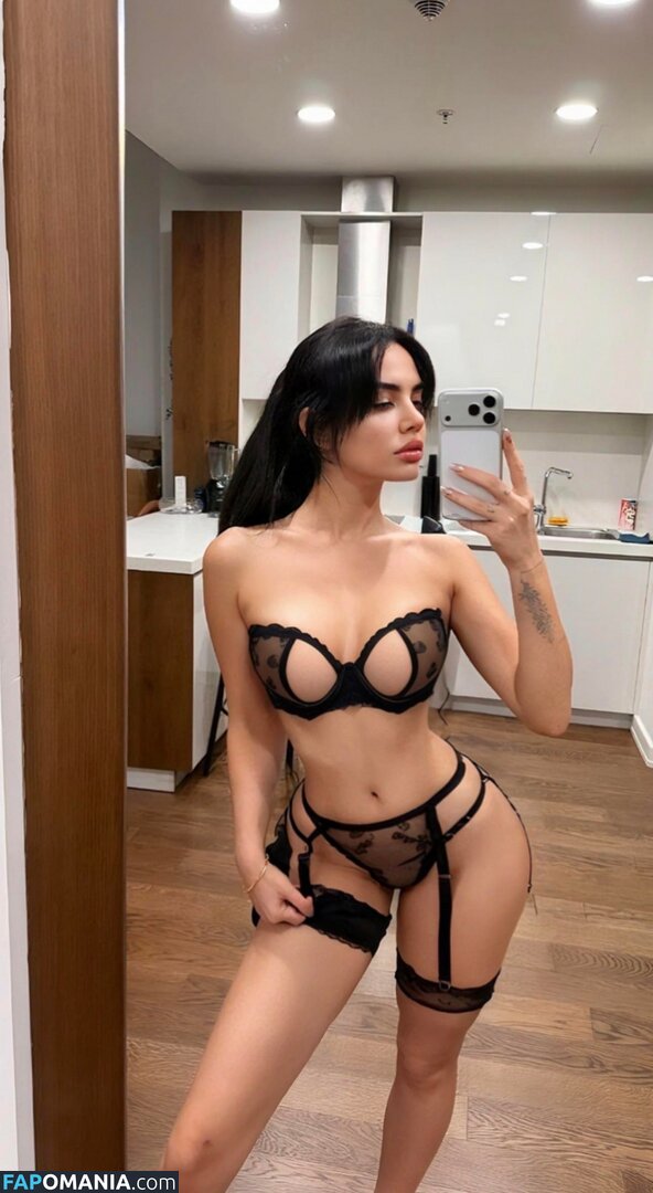 Ece Ronay / Eceronayofficial Naakt OnlyFans  Gelekte foto #8