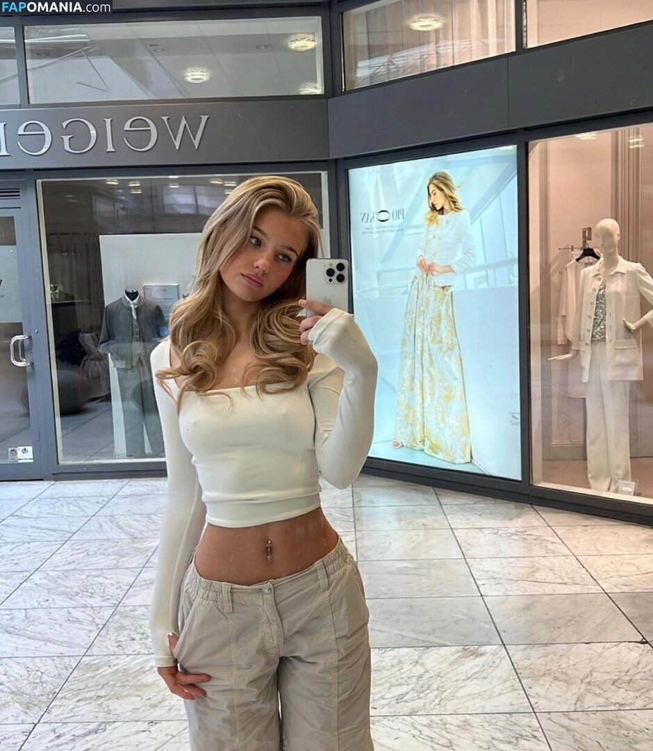 Elena Zoe / Elena.zbt Naakt OnlyFans  Gelekte foto #9