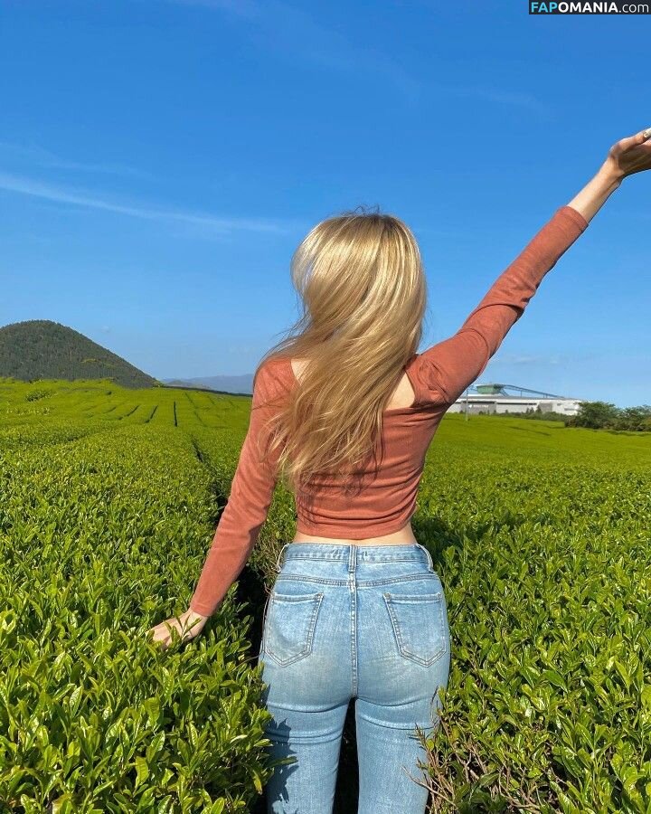 Elina Karimova / elina_4_22 Naakt OnlyFans  Gelekte foto #2