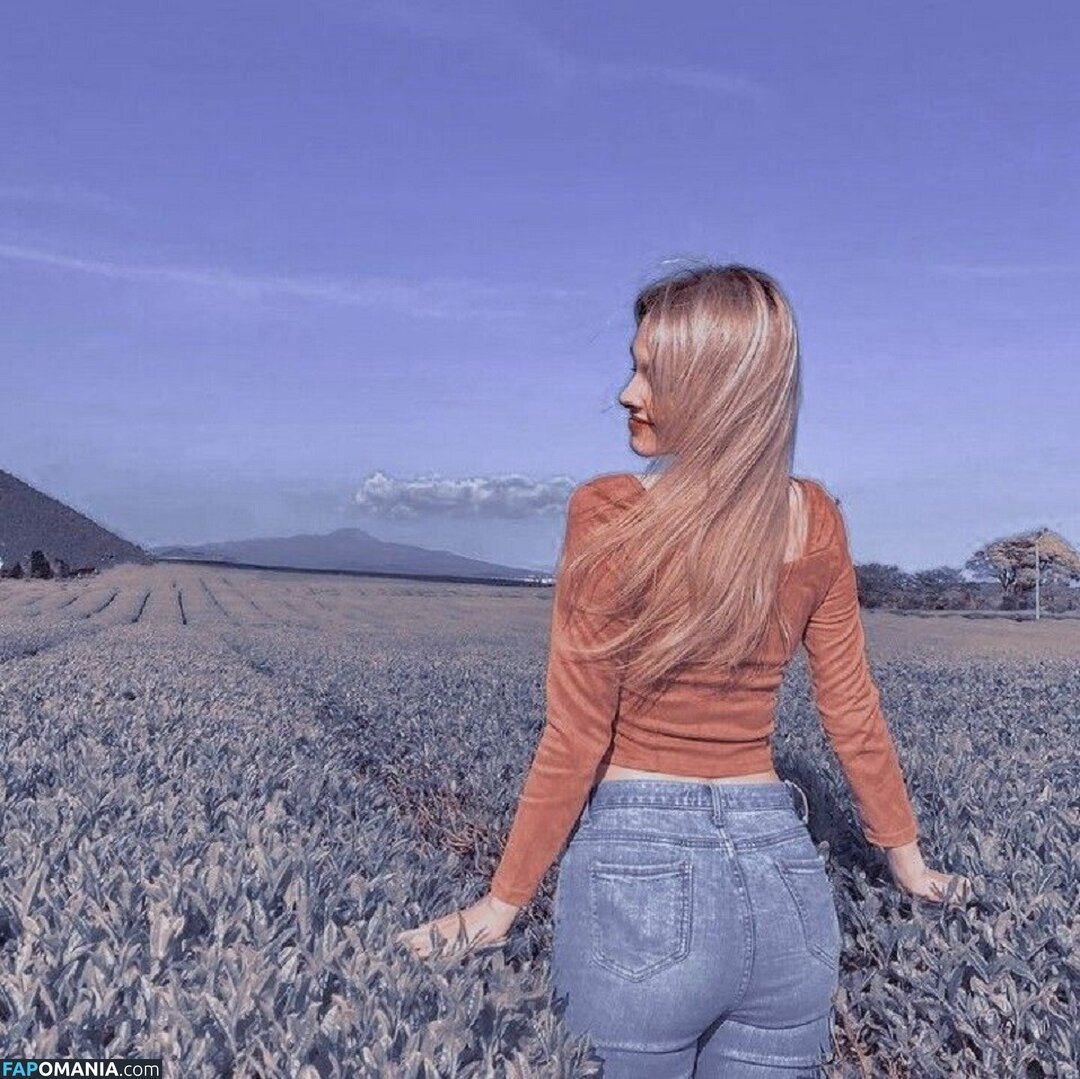 Elina Karimova / elina_4_22 Naakt OnlyFans  Gelekte foto #14